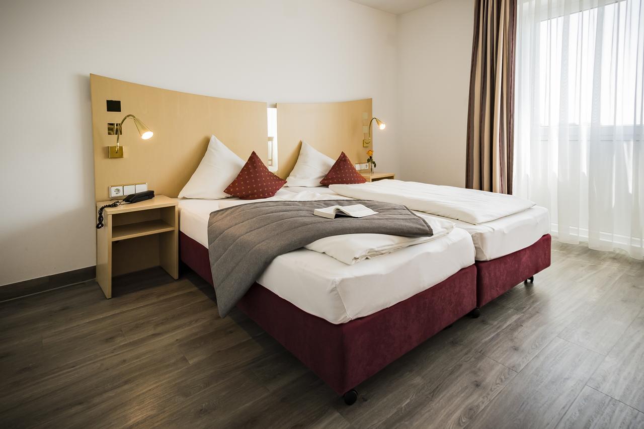 City-Hotel Garni Neu-Ulm Zewnętrze zdjęcie